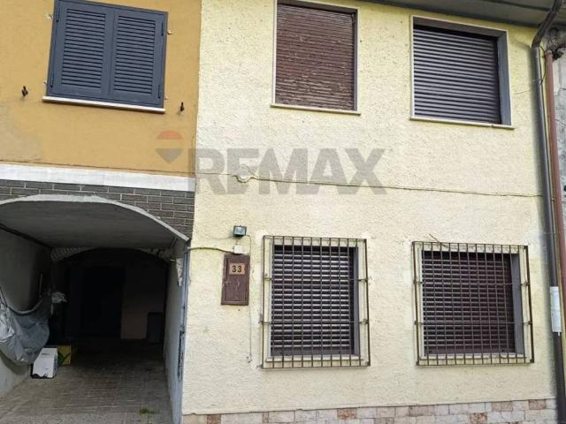 Villa Indipendente in vendita a Pieve Porto Morone, Lombardia