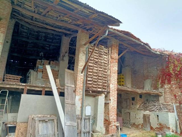 Villa Indipendente in vendita a Pieve Porto Morone, Lombardia