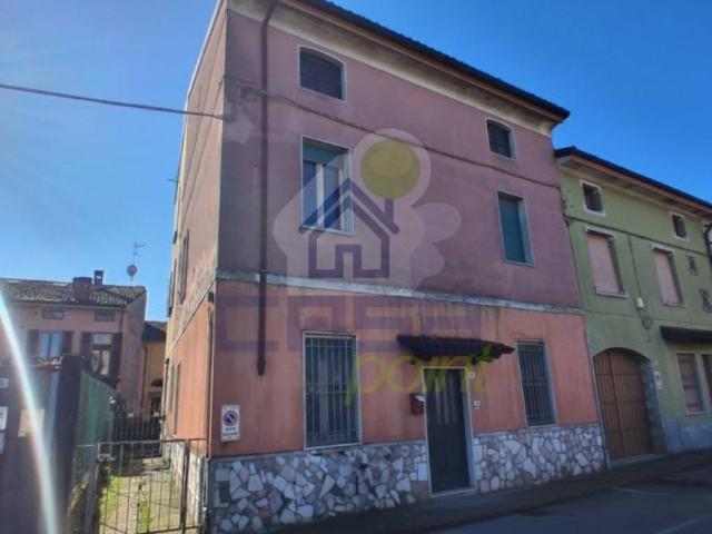 Villa Indipendente in vendita a Pieve San Giacomo, Lombardia