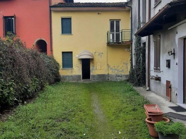 Villa Indipendente in vendita a Pieve San Giacomo, Lombardia