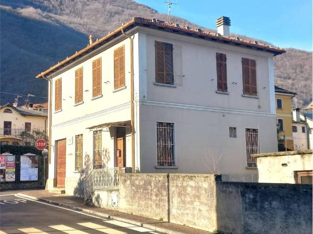 Villa Indipendente in vendita a Bannio Anzino, Piemonte