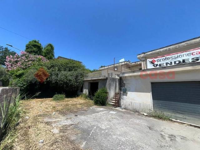 Villa Indipendente in vendita a Villa Santa Lucia, Lazio