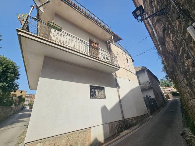 Villa Indipendente in vendita a Pignataro Maggiore, Campania