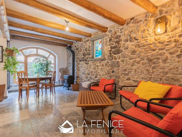 Villa Indipendente in vendita a Pignone, Liguria
