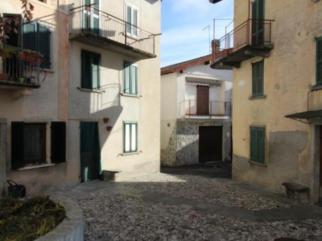 Villa Indipendente in vendita a Pigra, Lombardia