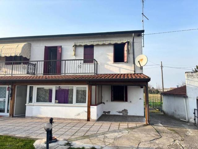 Villa Indipendente in vendita a Pincara, Veneto