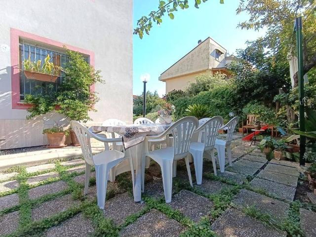 Villa Indipendente in vendita a Zona P.E.E.P., Pineto