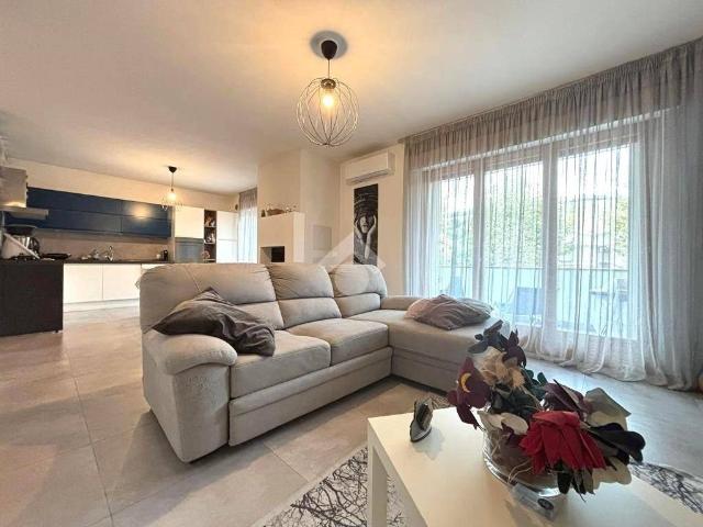 Villa Indipendente in vendita a Quartiere dei fiori, Pineto