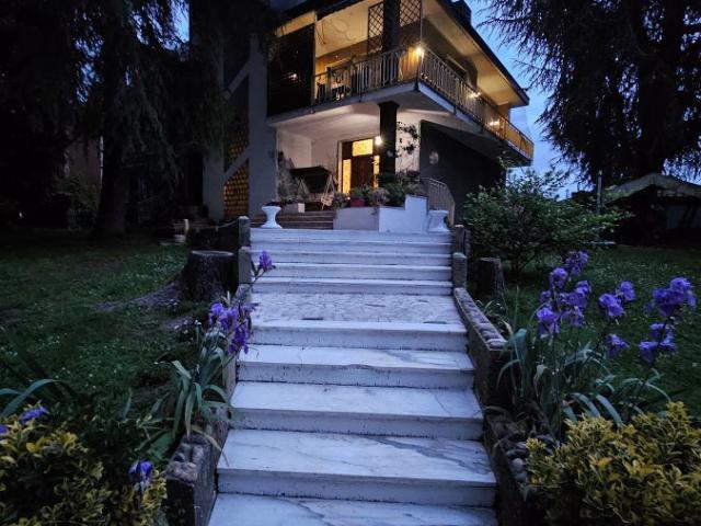 Villa Indipendente in vendita a Pioltello, Lombardia