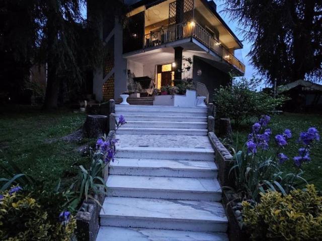 Villa Indipendente in vendita a Pioltello, Lombardia