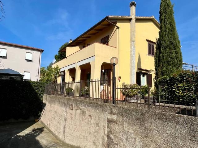 Villa Indipendente in vendita a Poggetto, Piombino