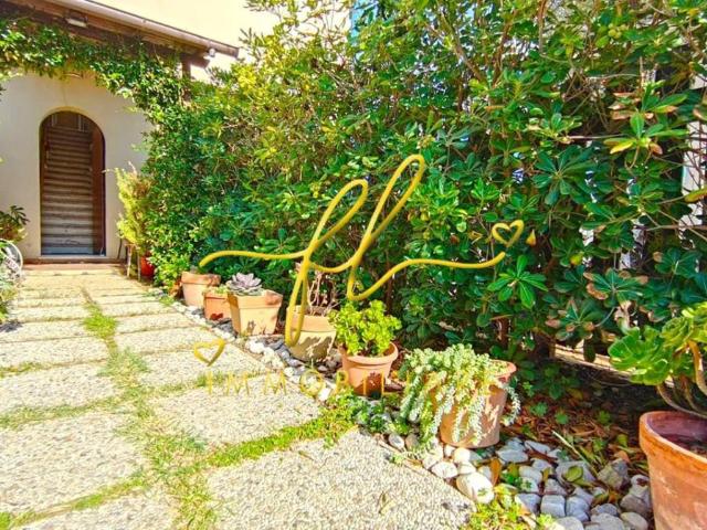 Villa Indipendente in vendita a Piombino, Toscana