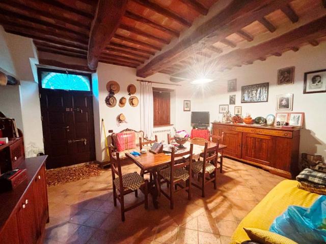 Villa Indipendente in vendita a Costa, Pioraco