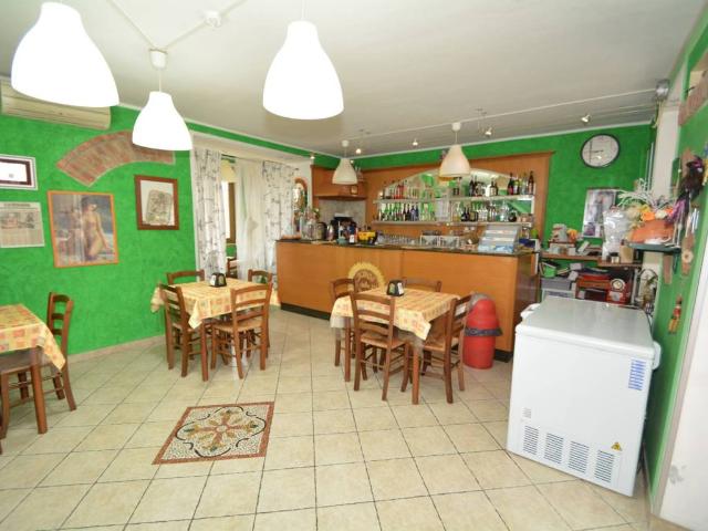 Villa Indipendente in vendita a Piemonte, Asti