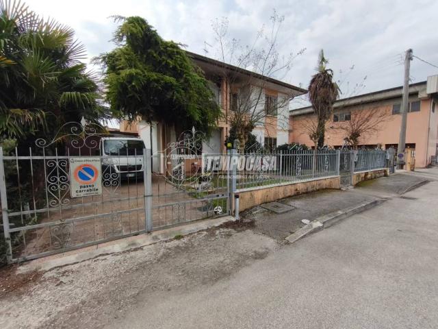 Villa Indipendente in vendita a Quartiere Sant'Anna, Piove Di Sacco