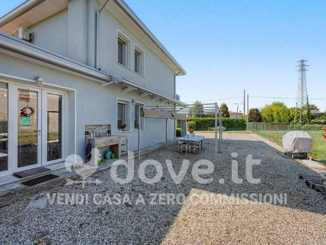 Villa Indipendente in vendita a Piove Di Sacco, Veneto
