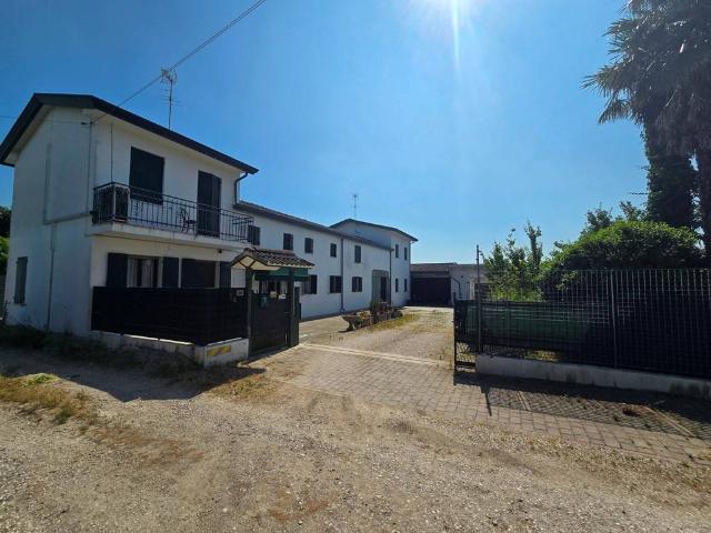 Villa Indipendente in vendita a Quartiere Sant'Anna, Piove Di Sacco