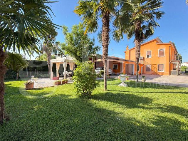 Villa Indipendente in vendita a Quartiere Sant'Anna, Piove Di Sacco