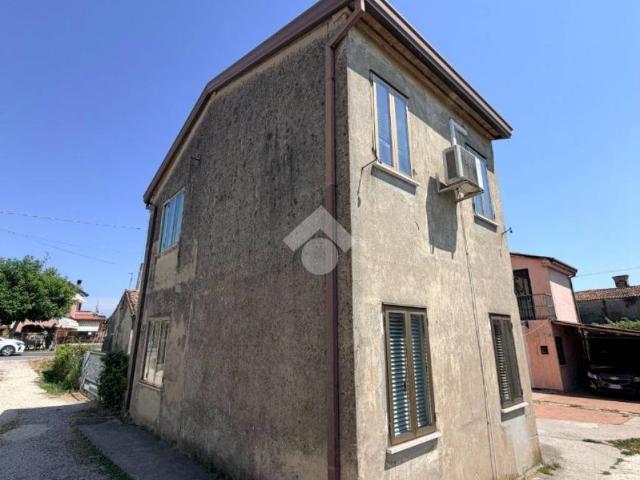 Villa Indipendente in vendita a Piove Di Sacco, Veneto