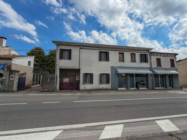 Villa Indipendente in vendita a Piove Di Sacco, Veneto