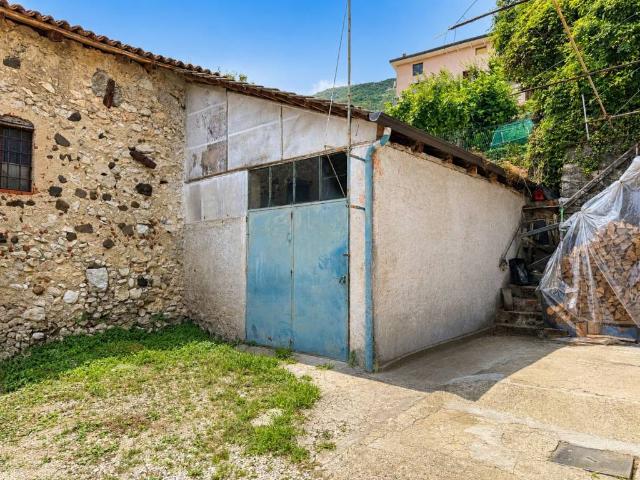 Villa Indipendente in vendita a Piovene Rocchette, Veneto