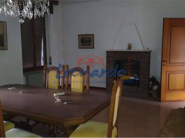 Villa Indipendente in vendita a Piozzano, Reggio Emilia