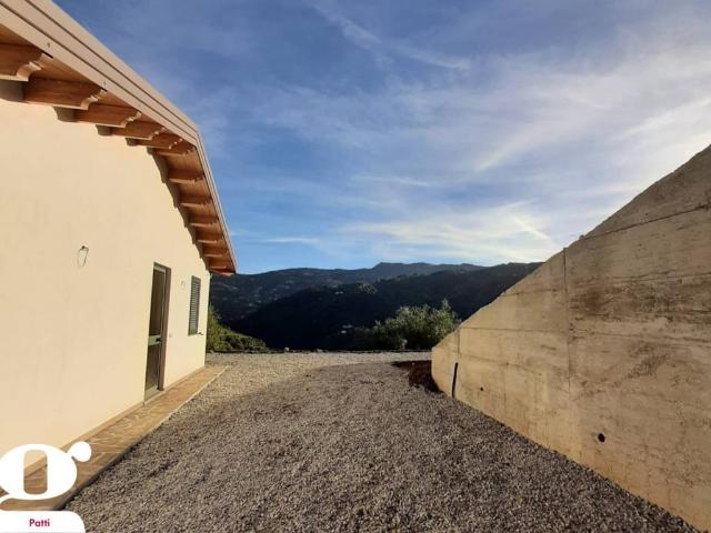 Villa Indipendente in vendita a Piraino, Sicilia