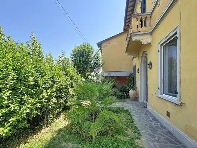 Villa Indipendente in vendita a Porta a Lucca, Pisa