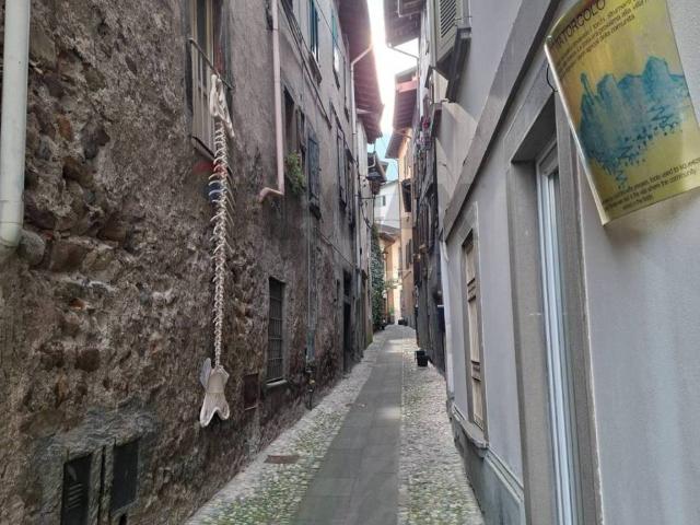 Villa Indipendente in vendita a Comunità montana del Sebino bresciano, Pisogne