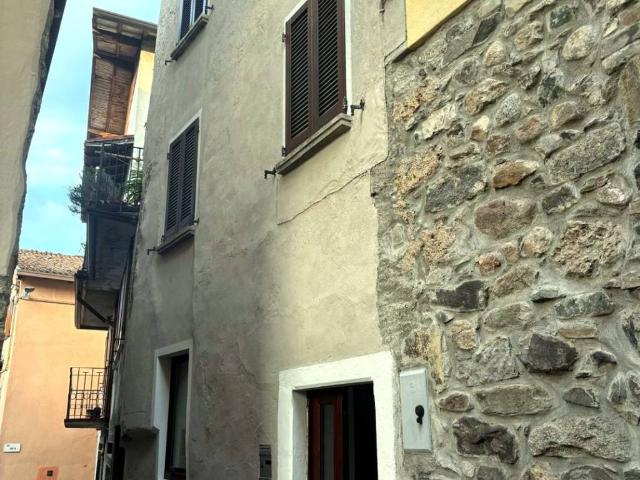 Villa Indipendente in vendita a Comunità montana del Sebino bresciano, Pisogne