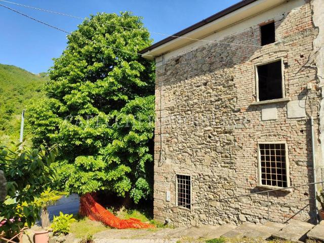 Villa Indipendente in vendita a Ponte a Calcaiola, Pistoia