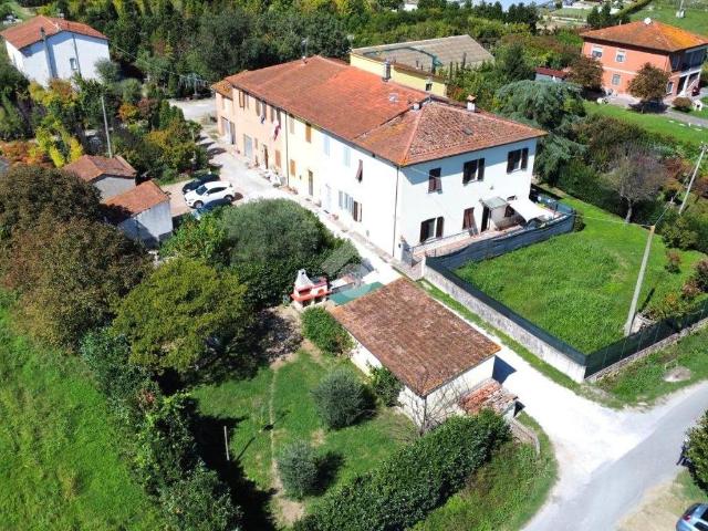 Villa Indipendente in vendita a Case Nuove di Masiano, Pistoia