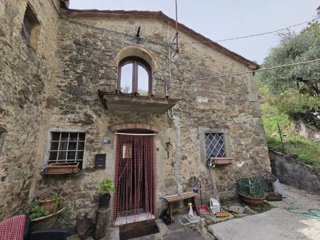 Villa Indipendente in vendita a Campiglio, Pistoia