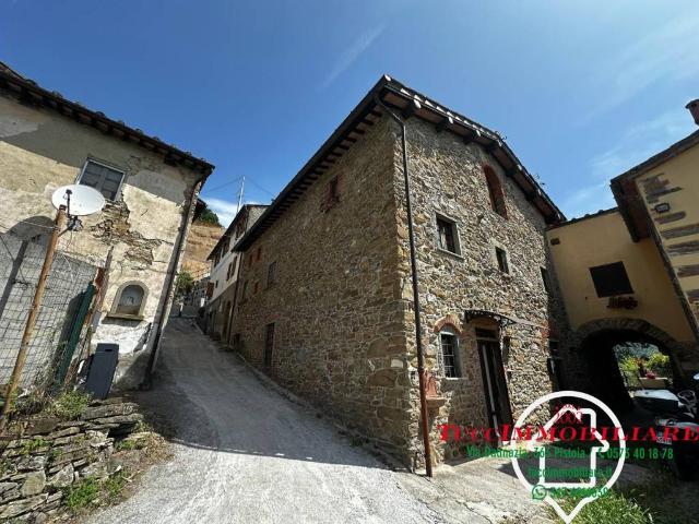 Villa Indipendente in vendita a Pistoia, Toscana