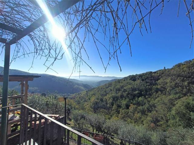Villa Indipendente in vendita a Pistoia, Toscana