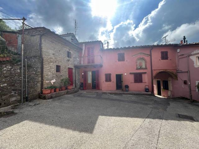 Villa Indipendente in vendita a Pistoia, Toscana