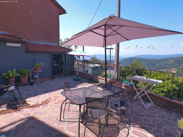 Villa Indipendente in vendita a Pistoia, Toscana