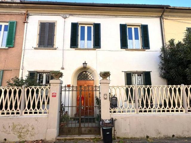 Villa Indipendente in vendita a Casermette, Pistoia