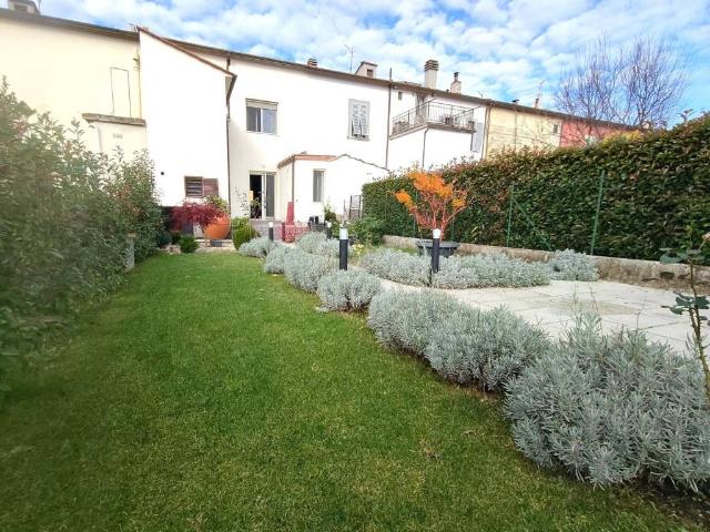 Villa Indipendente in vendita a Le Fornaci, Pistoia