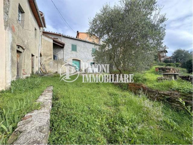Villa Indipendente in vendita a Il Pettirosso, Pistoia