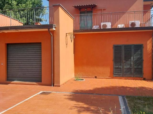 Villa Indipendente in vendita a Lo Sperone, Pistoia