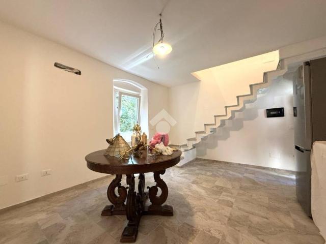 Villa Indipendente in vendita a Pistoia, Toscana