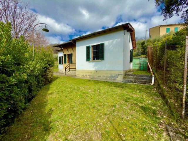 Villa Indipendente in vendita a Pistoia, Toscana