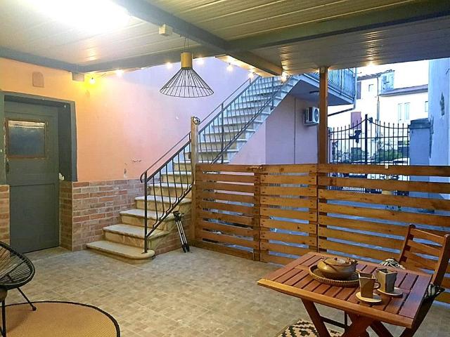 Villa Indipendente in vendita a La Vergine, Pistoia