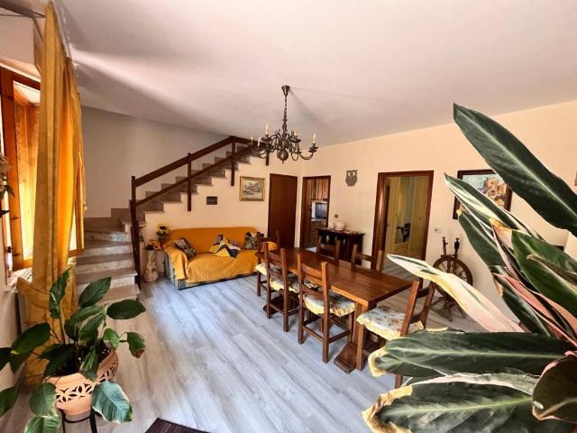 Villa Indipendente in vendita a Unione di Comuni Montani Colline del Fiora, Pitigliano