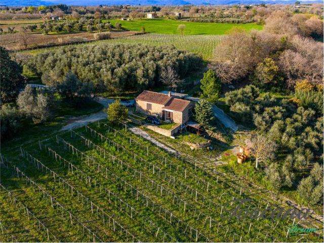 Villa Indipendente in vendita a Unione di Comuni Montani Colline del Fiora, Pitigliano