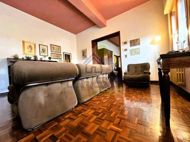 Villa Indipendente in vendita a Piubega, Lombardia