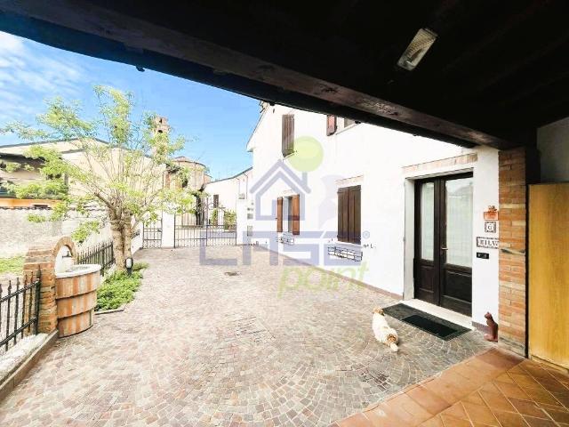Villa Indipendente in vendita a Piubega, Lombardia