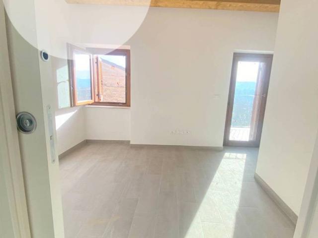 Villa Indipendente in vendita a Pizzoli, Abruzzo