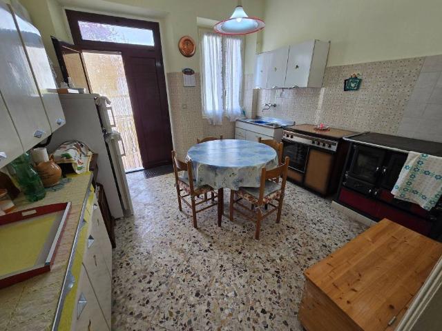 Villa Indipendente in vendita a Pizzoli, Abruzzo